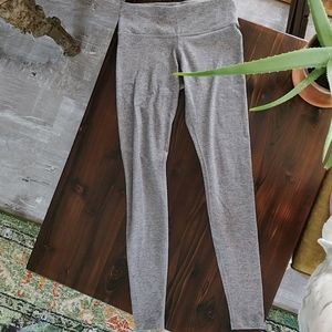 Lululemon leggings size 6